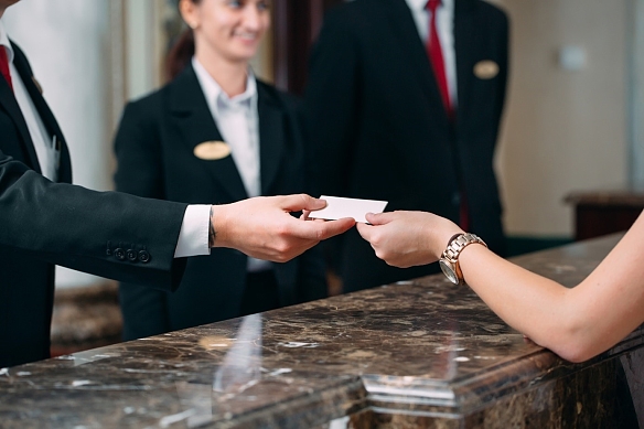 Program lojalnościowy dla hotelu – nagrody lojalnościowe dla stałych gości.jpg