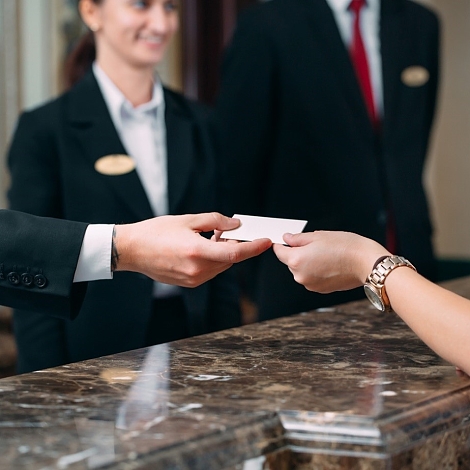 Program lojalnościowy dla hotelu – nagrody lojalnościowe dla stałych gości.jpg